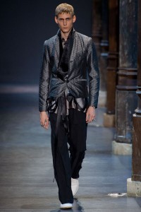 ann-demeulemeester-spring-summer-2013-028
