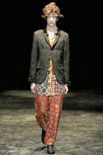 Comme des Garçons Fall 2011 | Paris Fashion Week