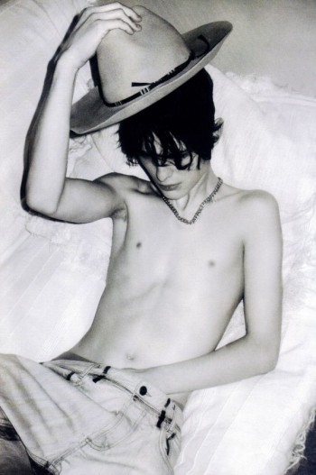 Ross Crawford by Daniel King | Wonderland April/May 2010