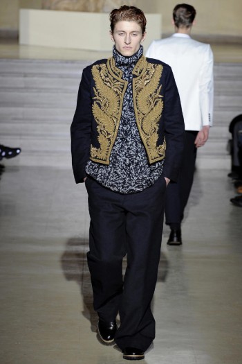 Dries Van Noten Fall 2011 | Paris Fashion Week Dries Van Noten Fall 2011 | Paris Fashion Week