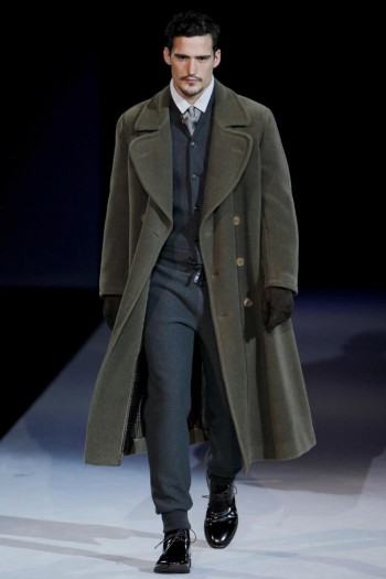 Giorgio Armani Fall 2011 | Milan Fashion Week
