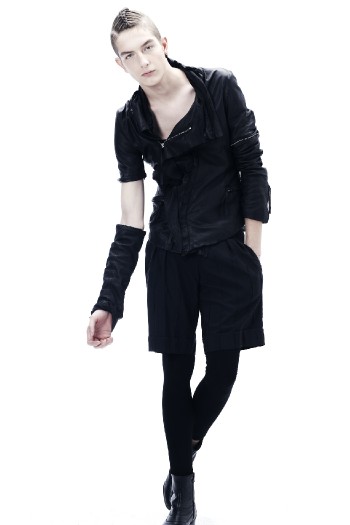 Fashionisto Print Preview | Kaan Tilki by Aline & Jacqueline Tappia