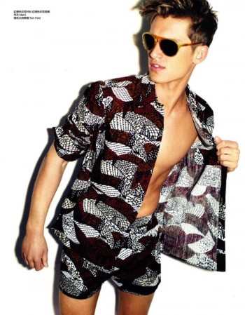 Vladimir Ivanov by Alexi Lubomirski in Match Print | Men’s Vogue China Spring 2010 Vladimir Ivanov by Alexi Lubomirski in Match Print | Men’s Vogue China Spring 2010