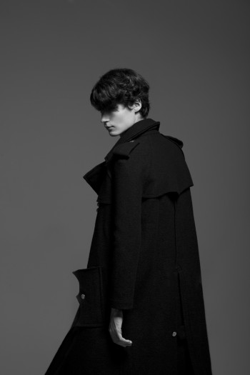 Guntars Asmanis Wears Dark Hues for Blaze Diaries by Rubén Ortiz Guntars Asmanis Wears Dark Hues for Blaze Diaries by Rubén Ortiz