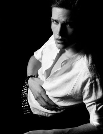 Jules Hamilton by Milan Vukmirovic for L’Officiel Hommes Jules Hamilton by Milan Vukmirovic for L’Officiel Hommes