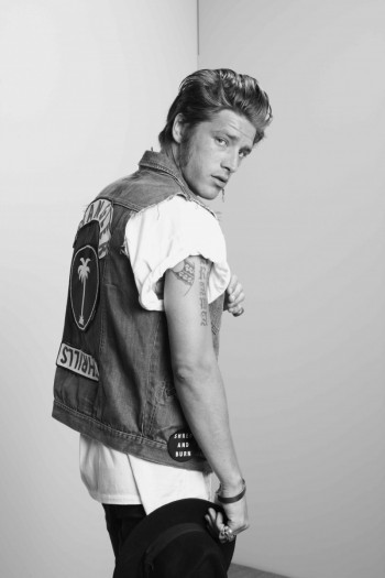 Vinnie Woolston is a Handsome Stranger for the Wrangler x THRILLS Capsule Collection Vinnie Woolston is a Handsome Stranger for the Wrangler x THRILLS Capsule Collection