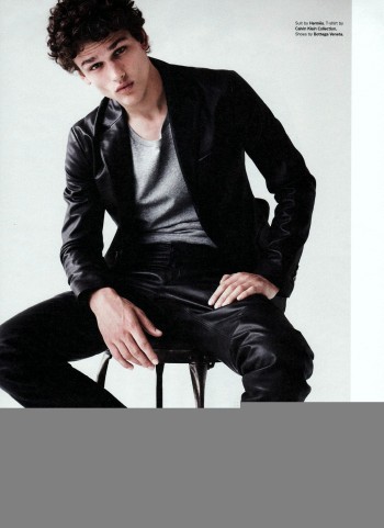 Simon Nessman Dons Essential Styles for Details