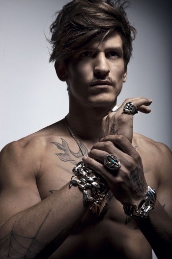Jarrod Scott Gets Tats for Dressed to Kill