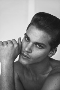 Sidney_RowanPapier_800px_001