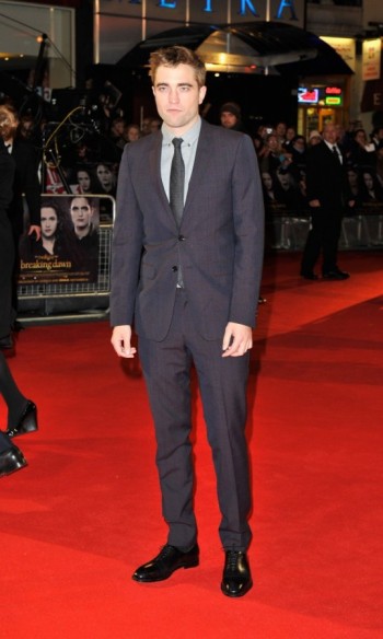 Robert Pattinson Wears Burberry Tailoring to Twilight Premiere