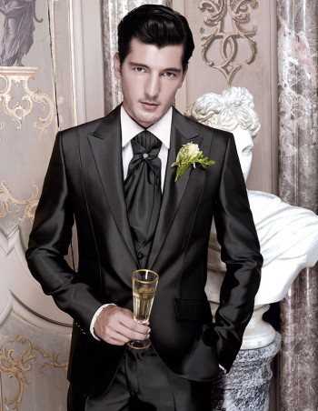 Andrea Preti Gets Hitched for Carlo Pignatelli Cerimonia’s Spring/Summer 2013 Campaign Andrea Preti Gets Hitched for Carlo Pignatelli Cerimonia’s Spring/Summer 2013 Campaign