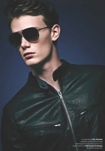 Malcolm De Ruiter Models Winter Sunglasses for Essential Homme Malcolm De Ruiter Models Winter Sunglasses for Essential Homme