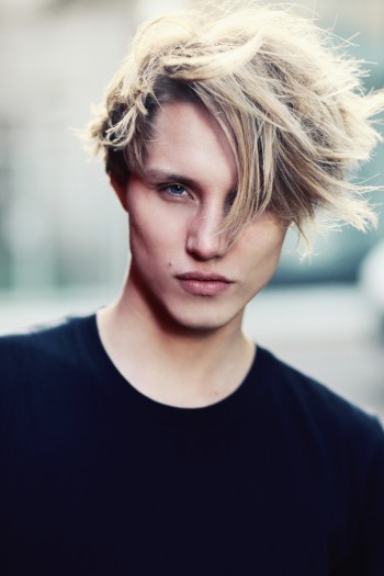 David McLeod Poses for Gareth Rhys David McLeod Poses for Gareth Rhys