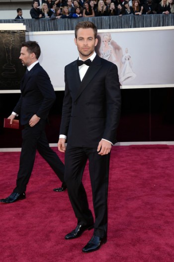 Chris Pine Wears Ermenegildo Zegna to Oscars