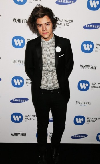 Harry Styles & Jake Bugg Wear Burberry