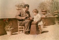 Salvatore-Ferragamo-with-his-son-Leonardo-at-Palagio-in-1956