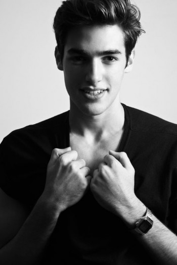 Diego Roldán Shoots with Fresh Face Fran