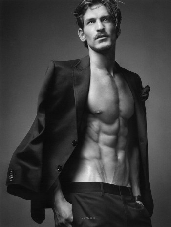 Jarrod Scott Strikes Charming Poses for Vogue Hommes International Cover Story Jarrod Scott Strikes Charming Poses for Vogue Hommes International Cover Story