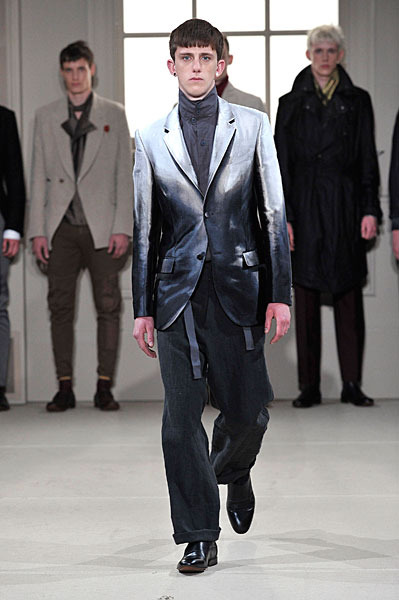 Alexander McQueen Spring 2011 | Milan Fashion Week – The Fashionisto
