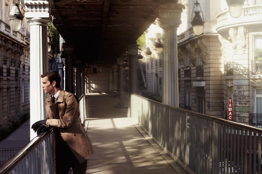 Vincent LaCrocq Dons the Trench for L'Optimum – The Fashionisto