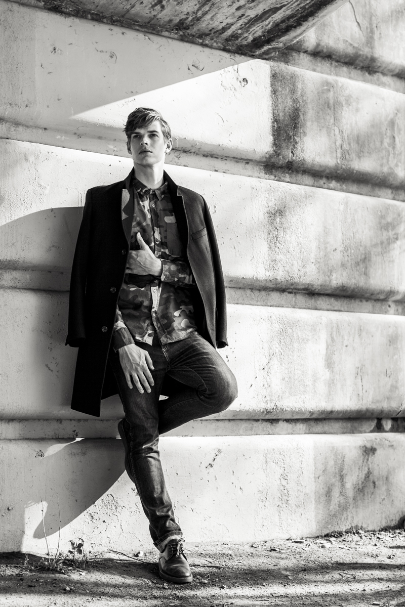 Albert Ruso Shoots with View New Face Zack Hartwanger – The Fashionisto