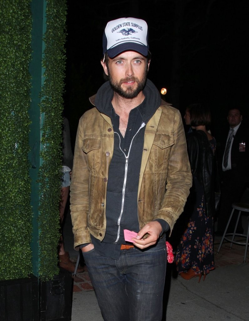 Justin Chatwin Pictures and Photos