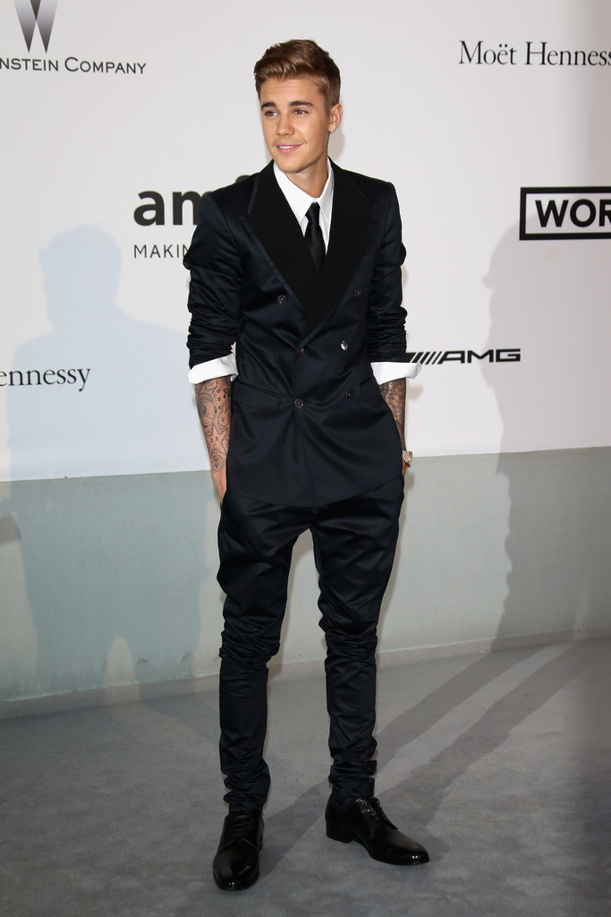 Justin-Bieber-Suit-003