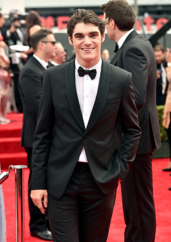 The Classic Tuxedo Wins Out at 2014 Emmy Awards: Men’s Style Edition ...