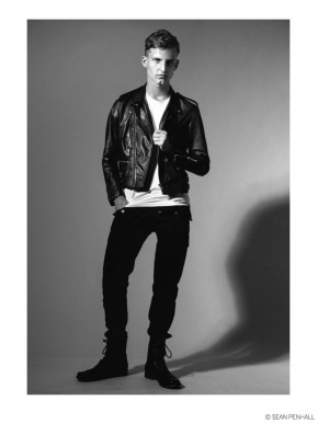 Andrew Hits the Studio with Photographer Sean Penhall – The Fashionisto