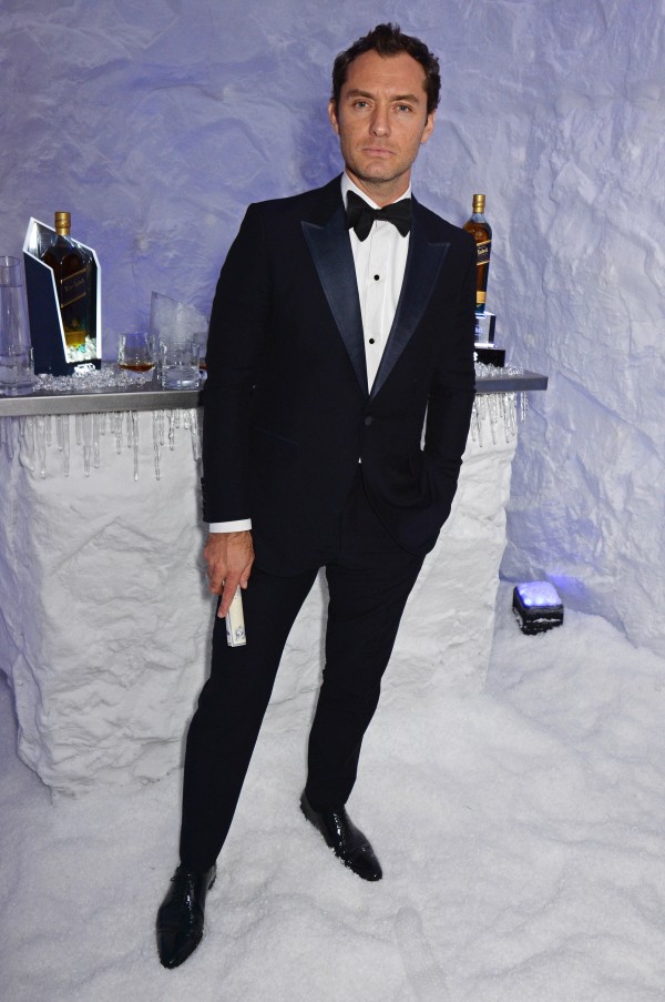 Jude Law Sports Tuxedo for Johnnie Walker Blue Label Event – The ...