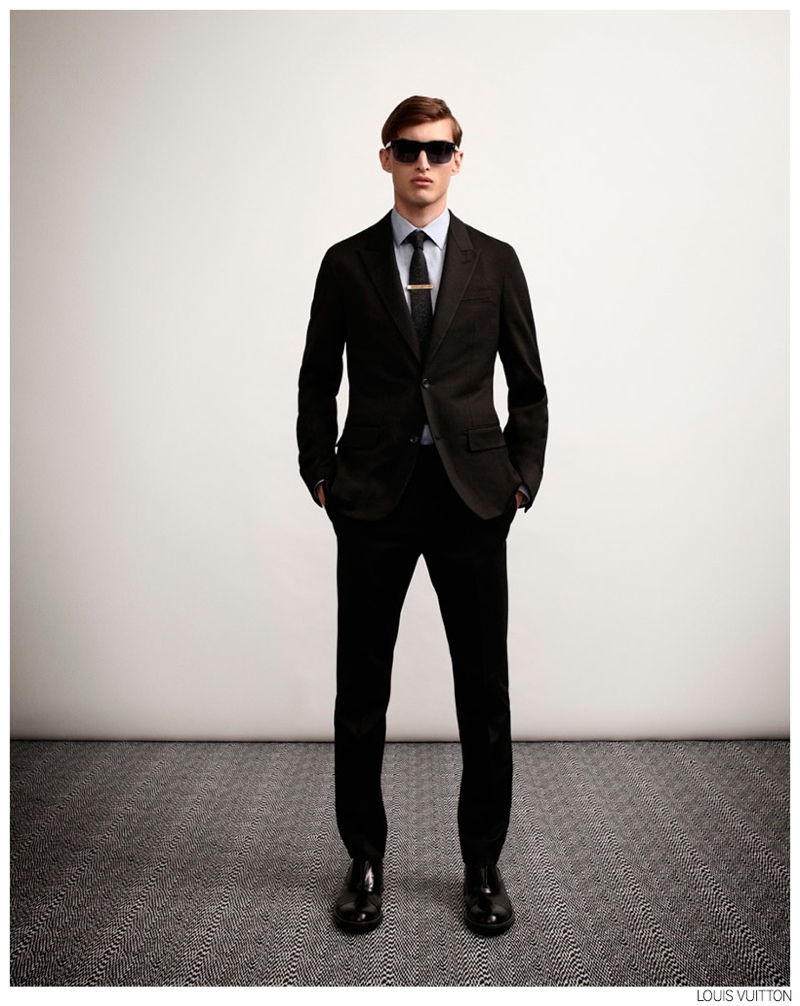 Louis Vuitton Tuxedo Suit  Tuxedo suit, Mens tuxedo suits, Mens fashion  inspiration