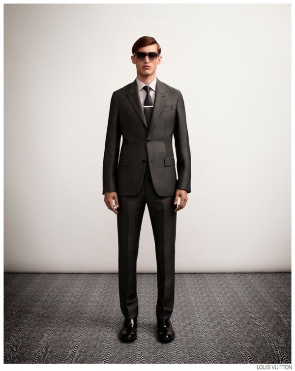 Louis Vuitton Highlights Sharp Suiting for Spring/Summer 2015 Tailoring ...