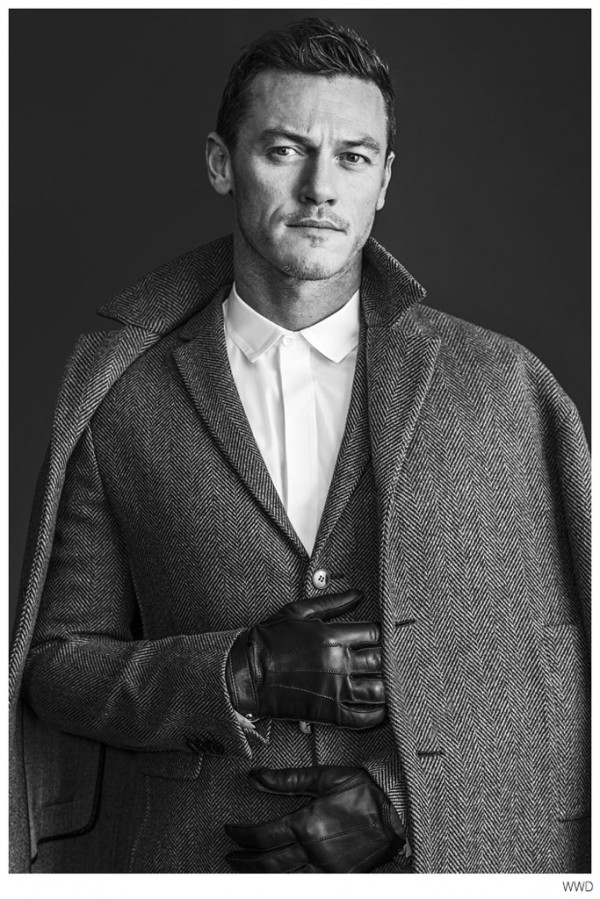 Luke Evans Stars in WWD Photo Shoot to Promote 'Dracula Untold' – The ...