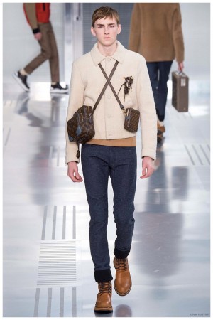 Louis Vuitton Men's Fall / Winter 2015 Runway Bags featuring Damier  Graphite Nemeth Print - Spotted Fashion