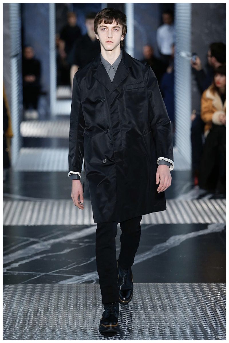 Prada Fall/Winter 2015 Menswear Collection: Black Minimalism – The ...