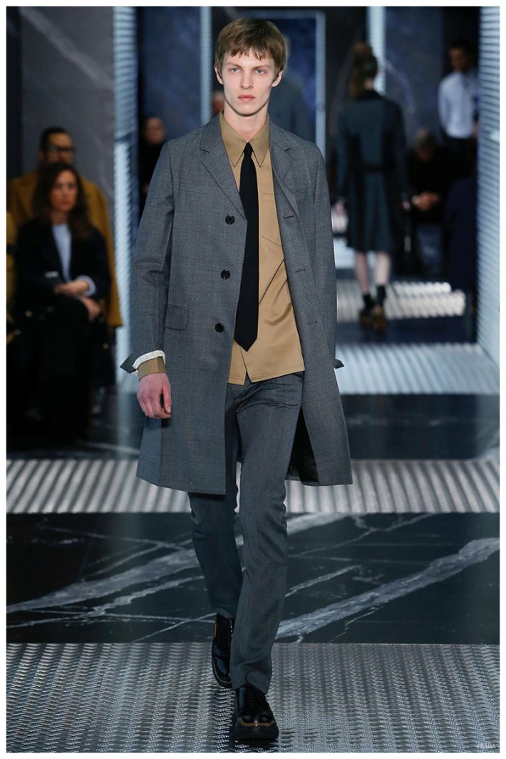 Prada Fall/Winter 2015 Menswear Collection: Black Minimalism – The ...