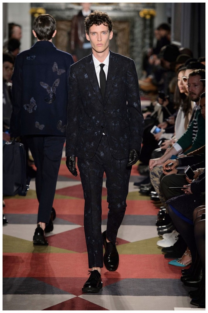 Valentino Fall/Winter 2015 Menswear Collection: Geometric Print ...