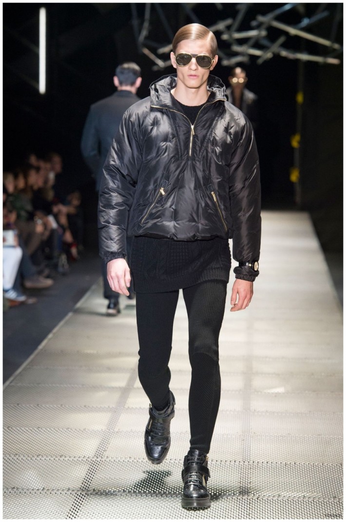 Versace Stripped: Versace Fall/Winter 2015 Menswear Collection Focuses ...