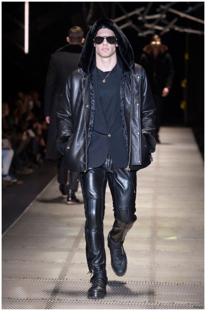 Versace Stripped: Versace Fall/Winter 2015 Menswear Collection Focuses ...