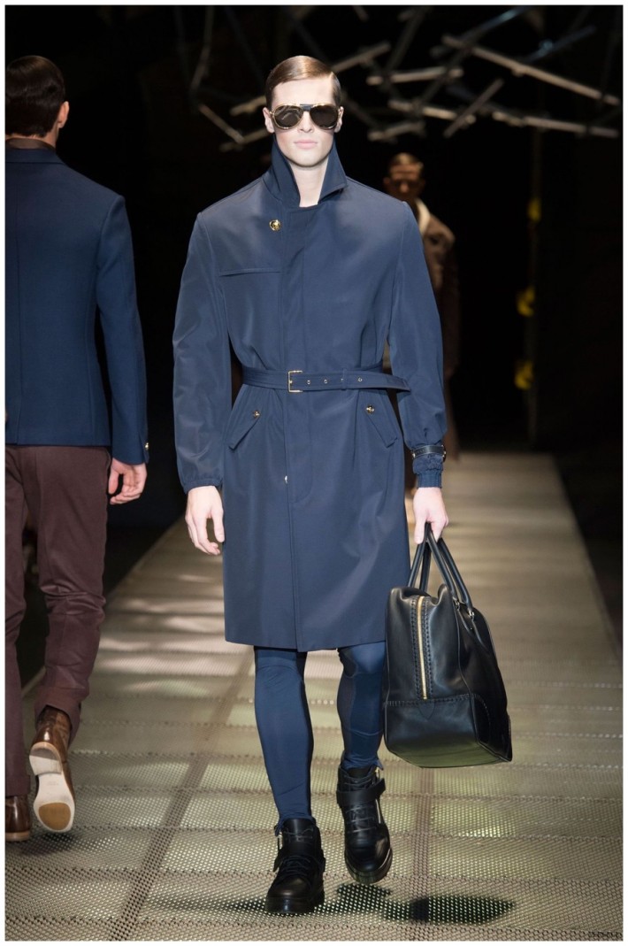 Versace Stripped: Versace Fall/Winter 2015 Menswear Collection Focuses ...