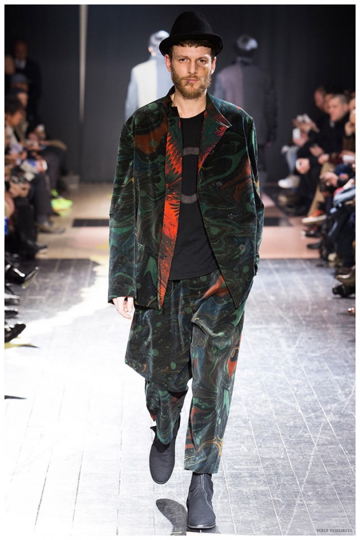 Yohji Yamamoto Fall/Winter 2015 Menswear Collection: The Black Wardrobe ...