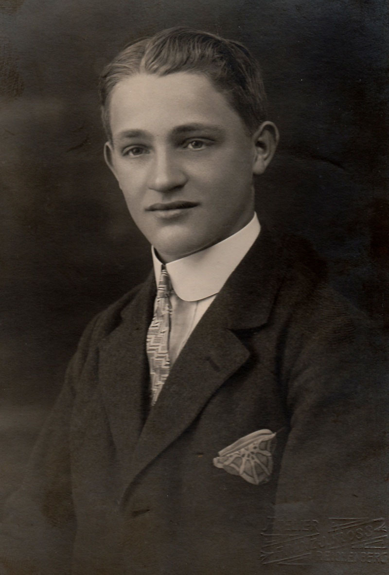 1920s Mens Hairstyle Portrait 