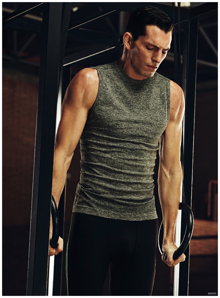 44 Fitness Clothing Ideas For Cool Men Who Are Stunning - vialaven
