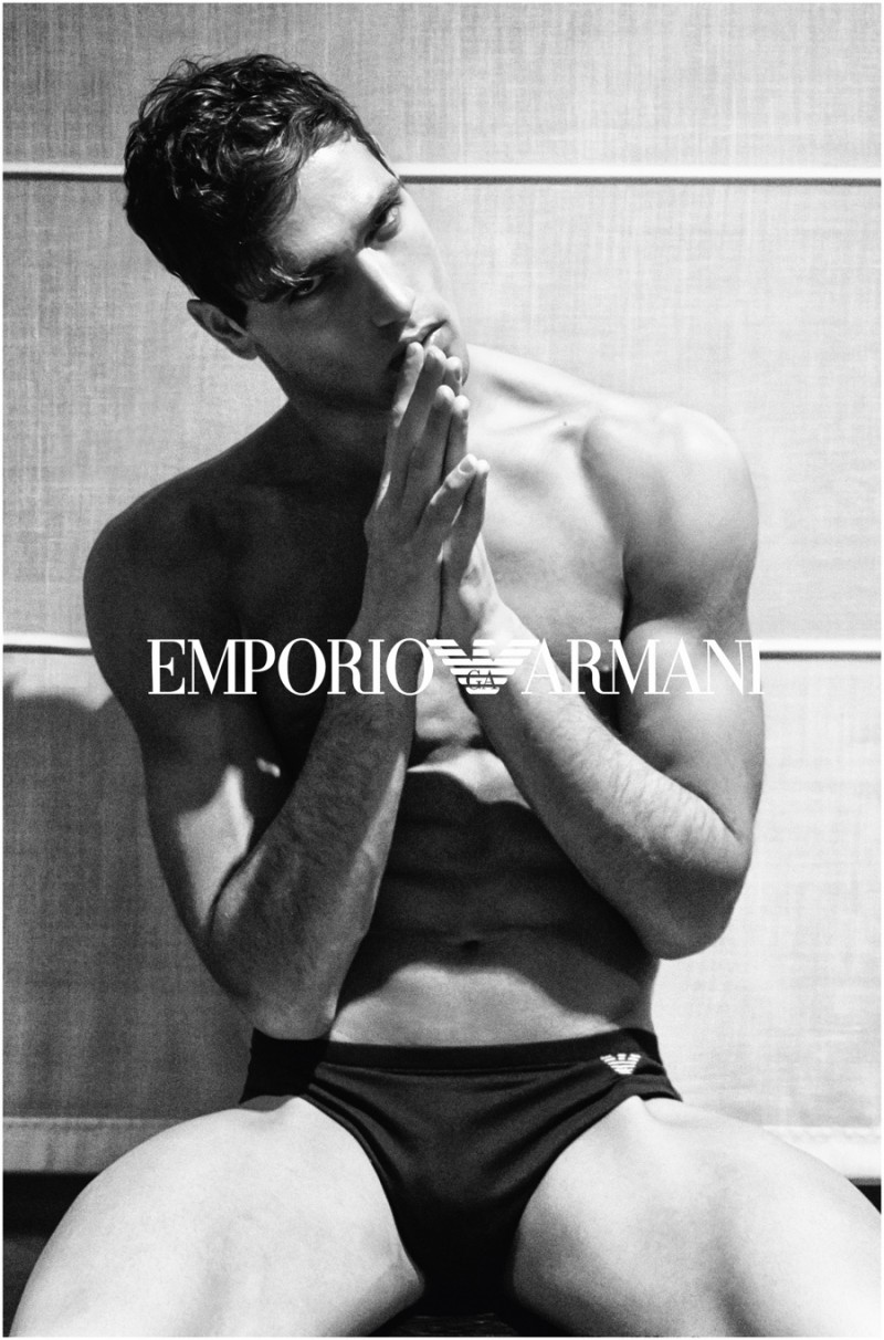 https://www.thefashionisto.com/wp-content/uploads/2015/05/Fabio-Mancini-Emporio-Armani-Underwear-Campaign-2015-002-800x1212.jpg