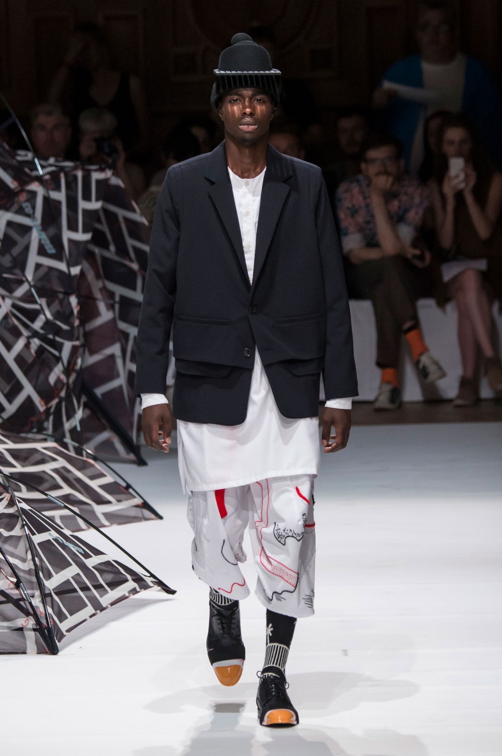 Henrik Vibskov Spring/Summer 2016 Menswear Collection | Paris Fashion ...