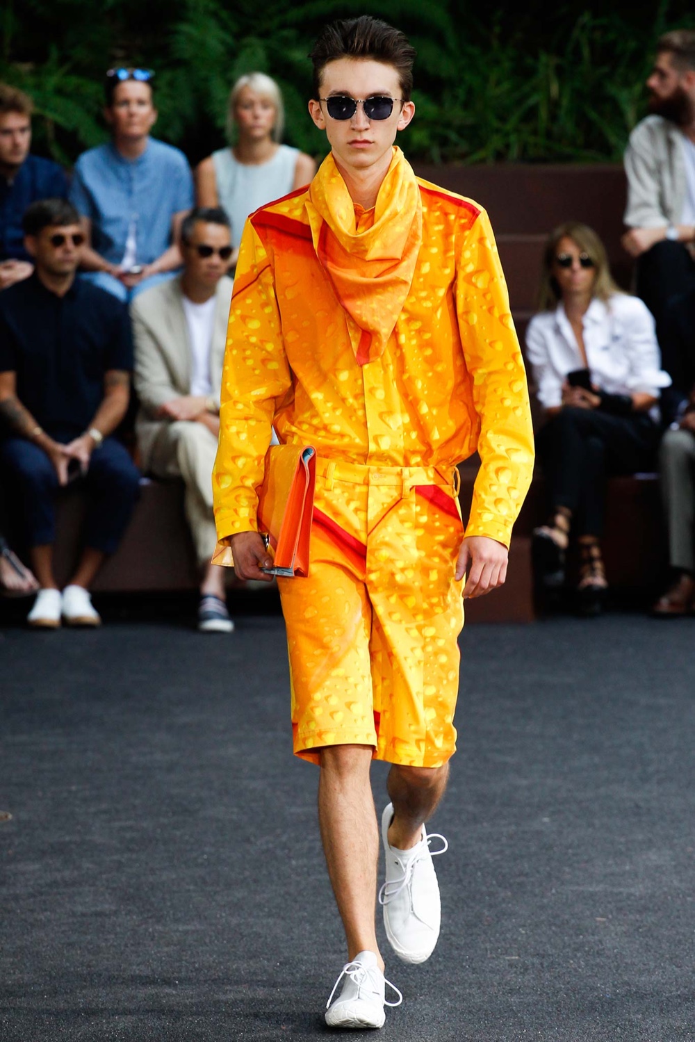 Issey Miyake Spring/Summer 2016 Menswear Collection | Paris Fashion ...