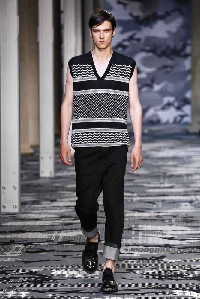 Neil Barrett Spring/Summer 2016 Menswear Collection | Milan Fashion ...
