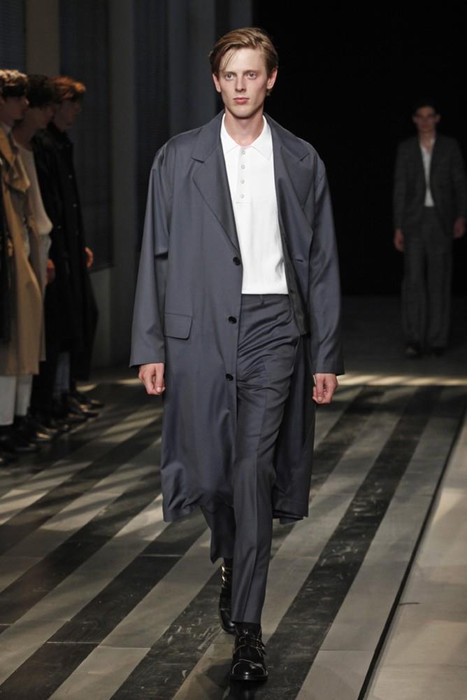 Sandro Does Chic Casual for Spring/Summer 2016 Menswear Collection ...