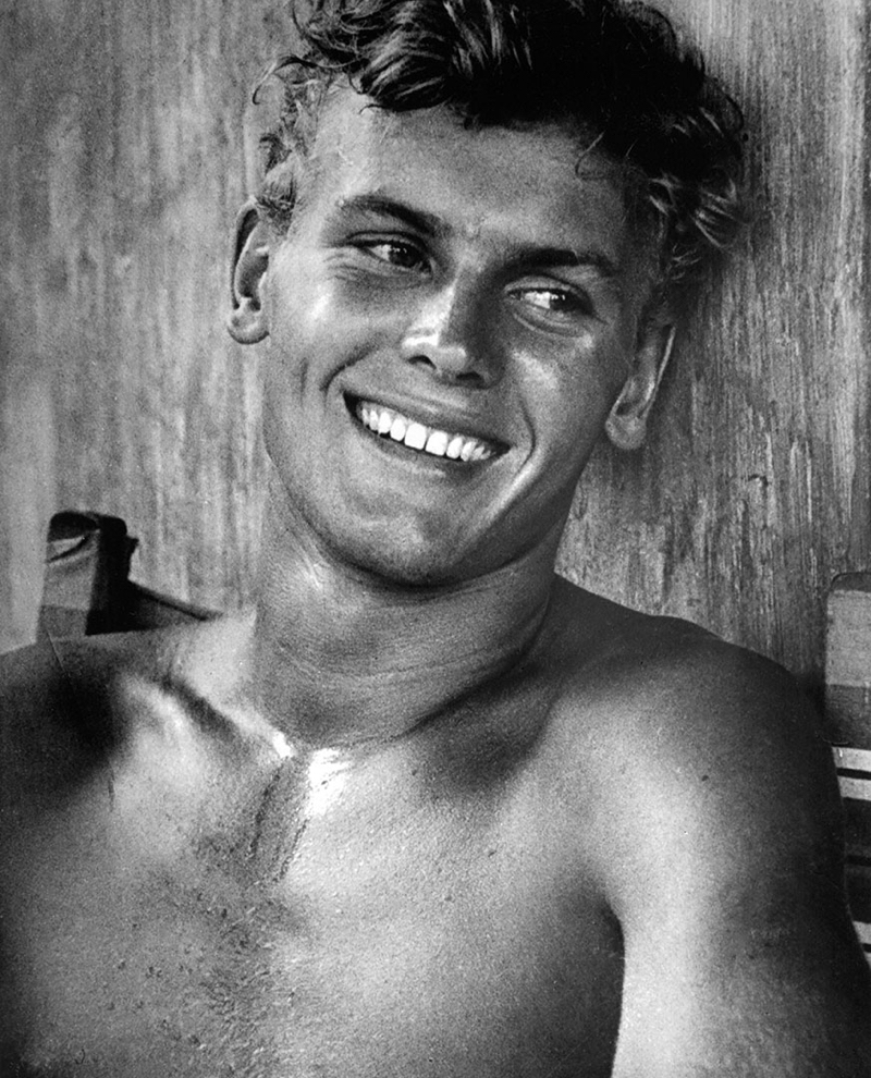 Tab Hunter Confidential The 1950s Idol Discusses Being A Closeted Gay Star The Fashionisto