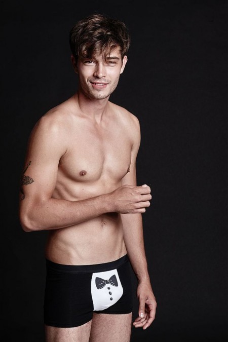 Francisco Lachowski Goes Shirtless For Tezenis Holiday Shoot